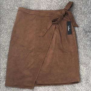 NWT Suede Lulu’s skirt